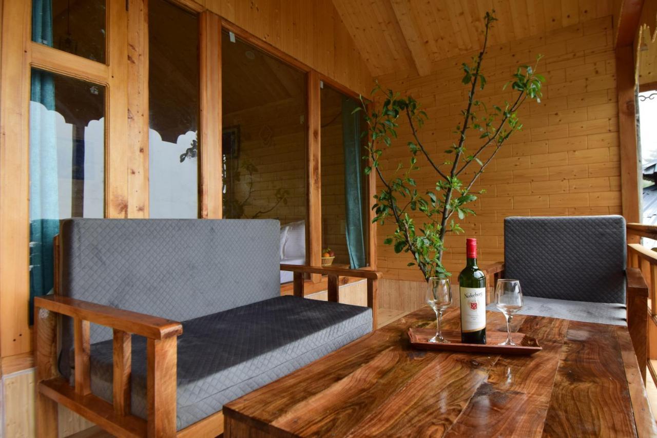 Tree House Latos Tandi Hotel Jibhi Luaran gambar